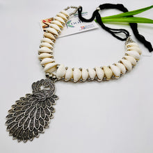 Peacock Shell Choker necklace