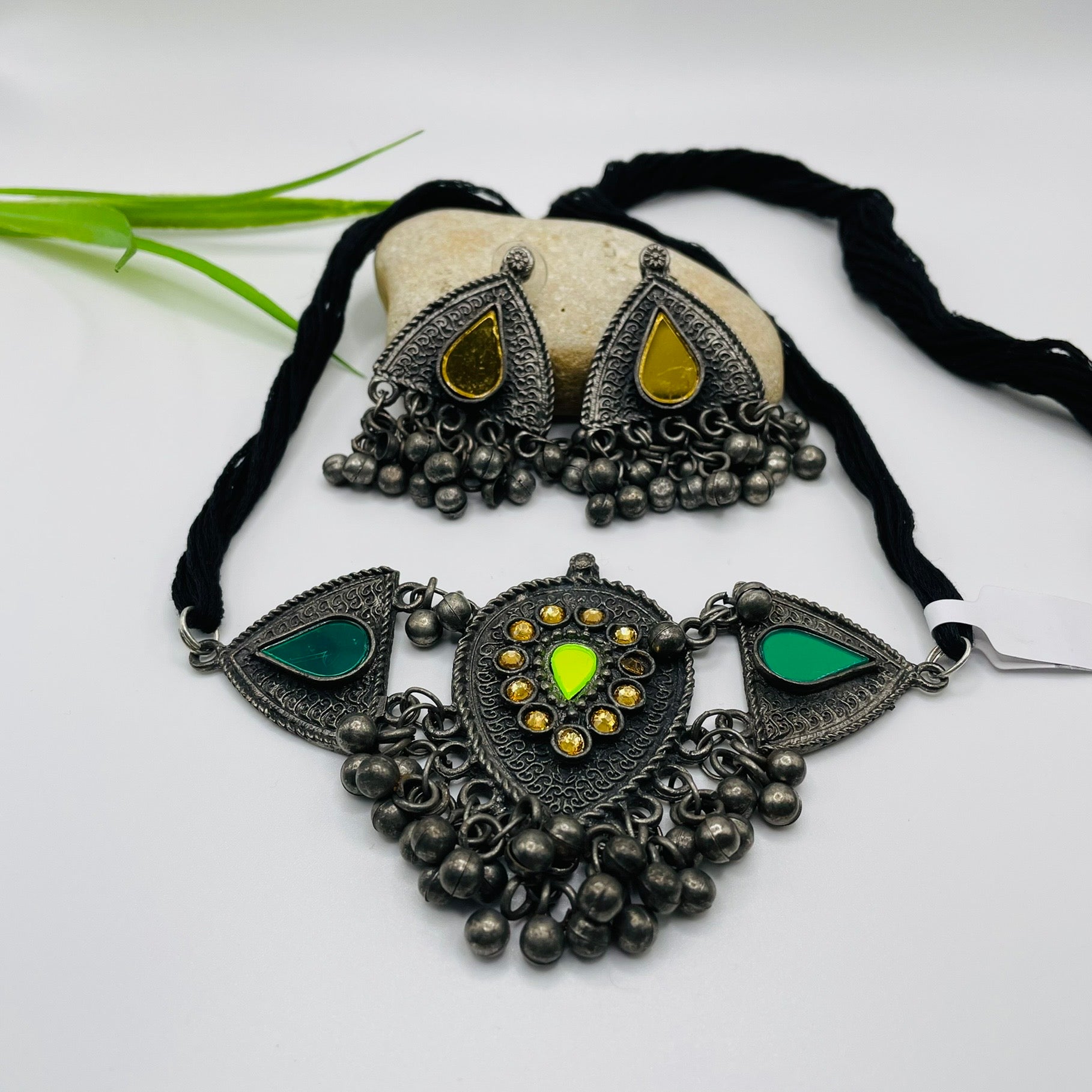 Afghani Tricon Necklace Set